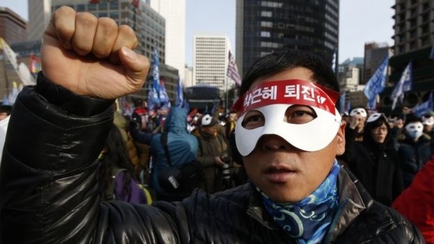 Sudcorea, migliaia in piazza per chiedere dimissioni presidente