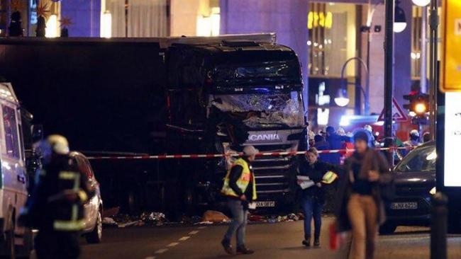 Berlino, tir su mercatino di Natale, 12 morti e 48 feriti