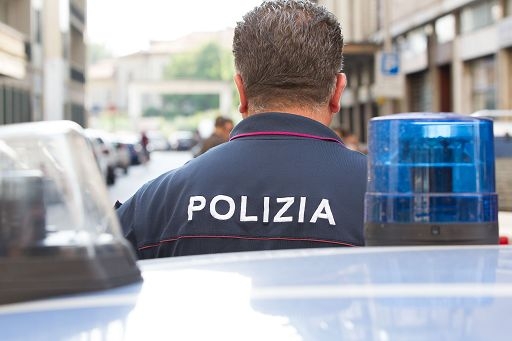 Manager uccisa a coltellate nell’androne di casa a Bergamo