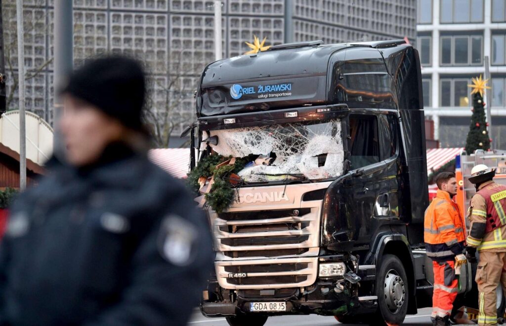 Strage Berlino, attentatore e’ stato aiutato da cellula islamista