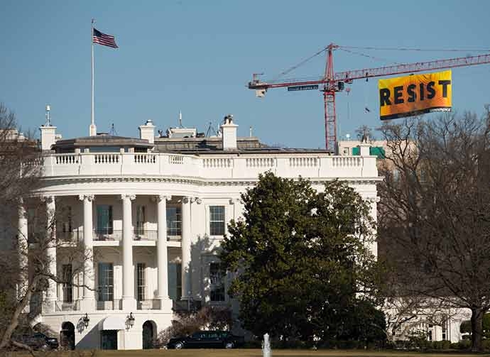 Greenpeace, blitz alla Casa Bianca