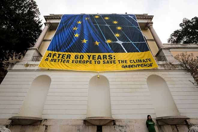 Trattati di Roma. Greenpeace in azione per un’Europa più unita