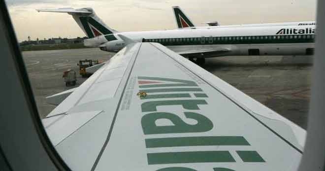 Alitalia commissariata, torna in vendita