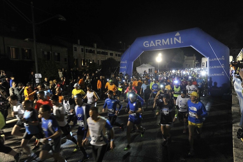 Maratona. Il Garmin Venice Night Trail si illumina con Marco De Gasperi e Stefano Gregoretti