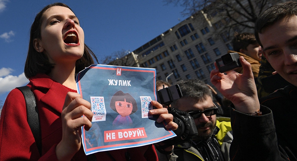 Nuove proteste a Mosca e San Pietroburgo contro la corruzione