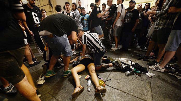 La donna morta in piazza San Carlo: nessun responsabile?