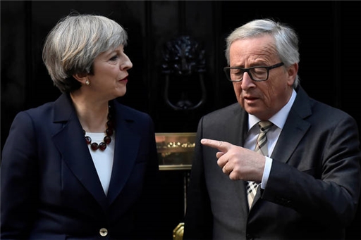 Brexit. Juncker: La proposta della May è insufficiente