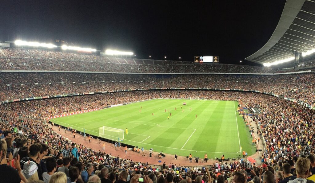 Il Camp Nou e il buio della Catalogna