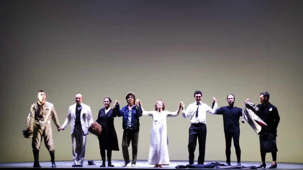 Teatro Quirino: Brecht porta in scena l’amletico dilemma tra bene e male