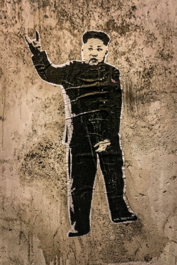 Street Art. Il ritorno di Kim Jong-un nell’ultima opera di Laika
