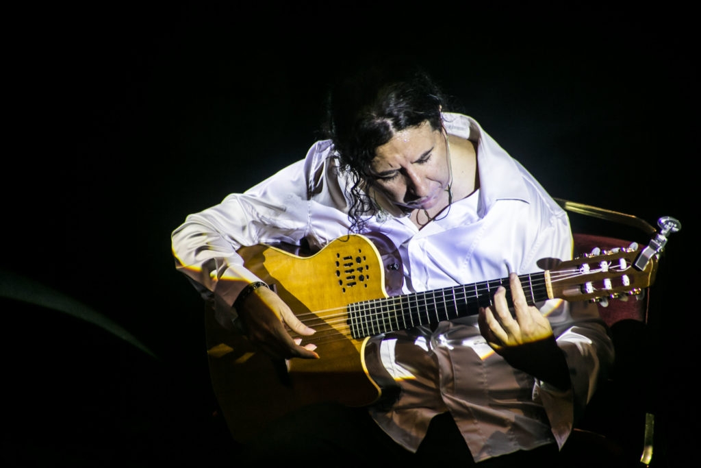 Teatro Vittoria. “Una chitarra d’autore” con Giandomenico Anellino dal 7 al 12 dicembre