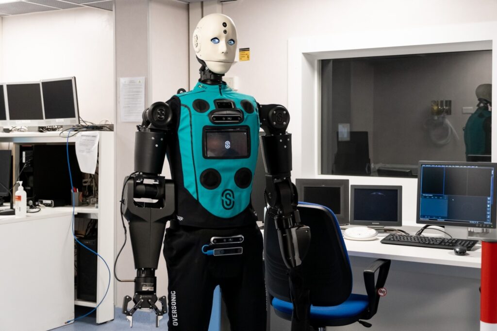 Robot umanoidi per la neuroriabilitazione ospedaliera: avviata la collaborazione tra Fondazione Santa Lucia IRCCS e Oversonic
