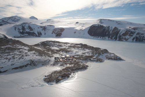 Ricercatori in isolamento per studiare in Antartide il clima e la biomedicina