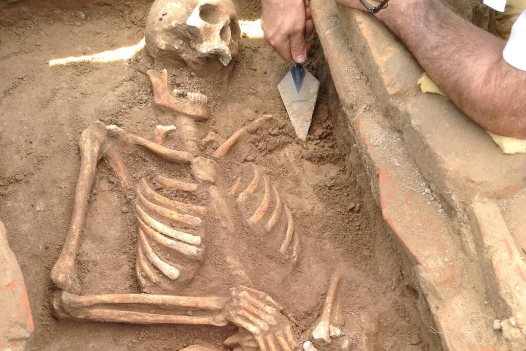 Archeologia. A Jesolo rinvenuto scheletro affetto da osteocondrite 