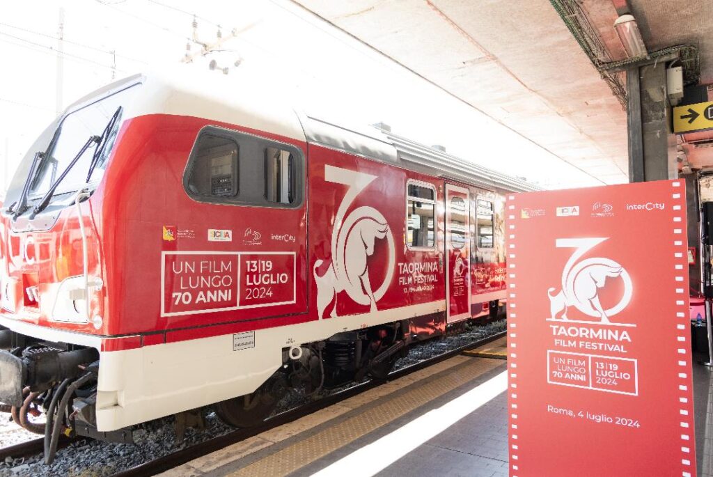 Presentato a Roma Termini un intercity speciale per il Taormina Film Festival 2024