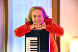 “Om Sai Ram”, la canzone-mantra per la pace di Sonja Venturi conquista il mondo