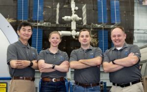 Crew 11. Si parte per la Luna, Marte è rimandato