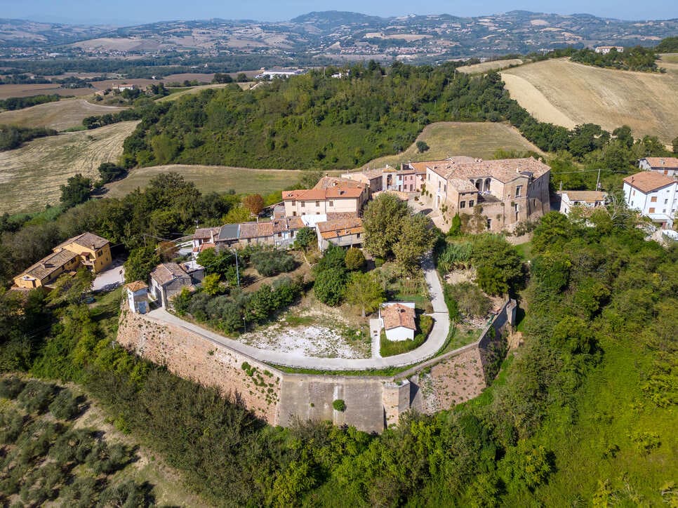 Palazzo Roveresco di Montebello. “L’anima del legno” di Herbert Golser. Ingresso gratuito