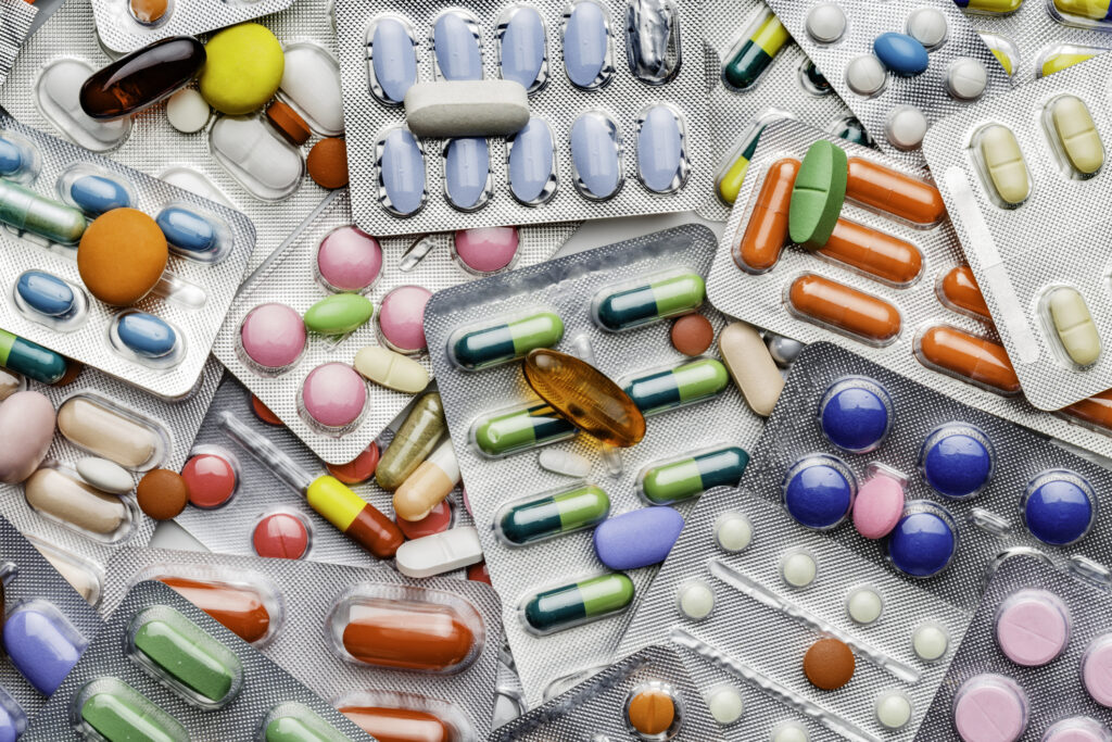Antibiotici. Utilità, rischi e regole in Europa