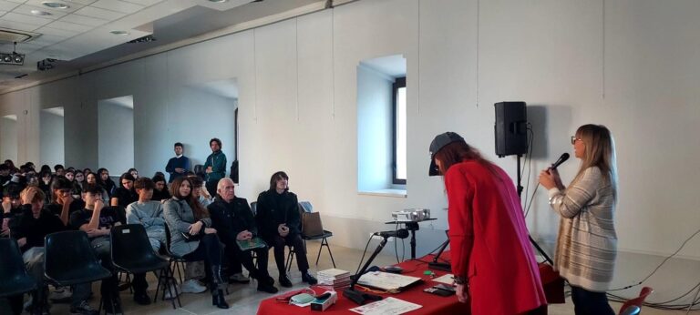Bulli ed Eroi con ARGOS: Premio al Meyer “Cuori in corsia” per gli eroi dei bambini invisibili