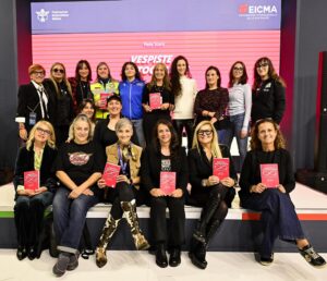 Libri. Donne e due ruote: la libertà raccontata da Paola Scarsi