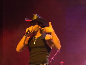 Mario Ermito incanta Roma: successo al Teatro Sala Raffaello per il debutto live dell’album “ME”