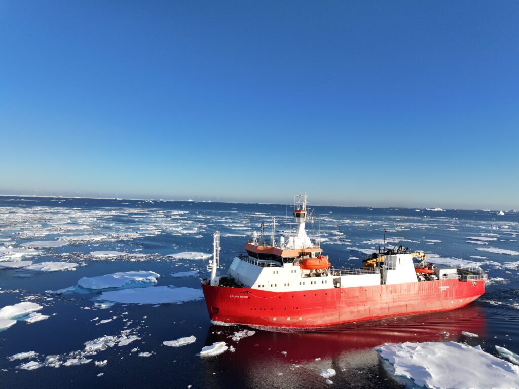 Antartide: la rompighiaccio Laura Bassi avvia la nuova missione scientifica del PNRA