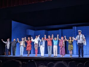 Teatro Quirino: “Il medico dei pazzi” conquista il pubblico degli anni Ottanta