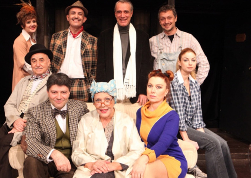 Teatro Vittoria. “Rumori fuori scena” la commedia teatrale si guarda allo specchio.