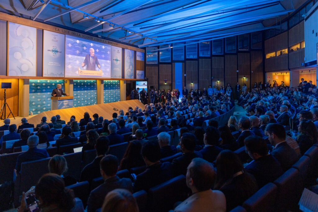 Artico e Antartide, l’Italia guida il confronto internazionale