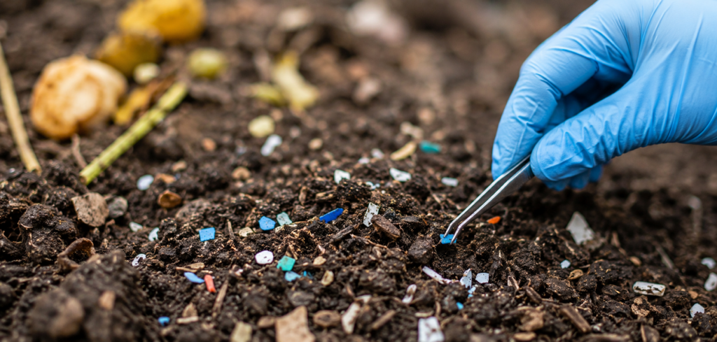 Nuovo protocollo identifica plastiche e microplastiche nel compost