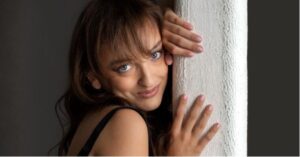 Vita Villi, talento e impegno civile nel panorama teatrale italiano