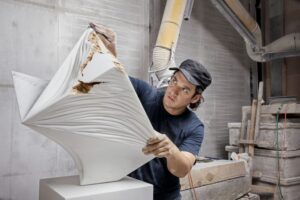 Città di Pietrasanta. “Gustavo Velez. Le dimensioni dell’equilibrio” fino al 20 settembre
